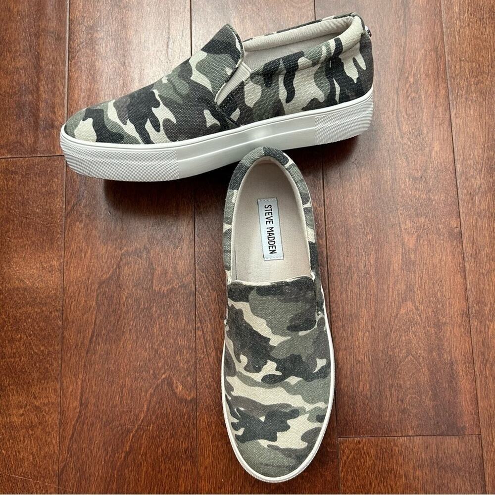 Steve Madden Women’s “Gills” Platform Sneakers, Camo Vegan Canvas SlipOns, Size8